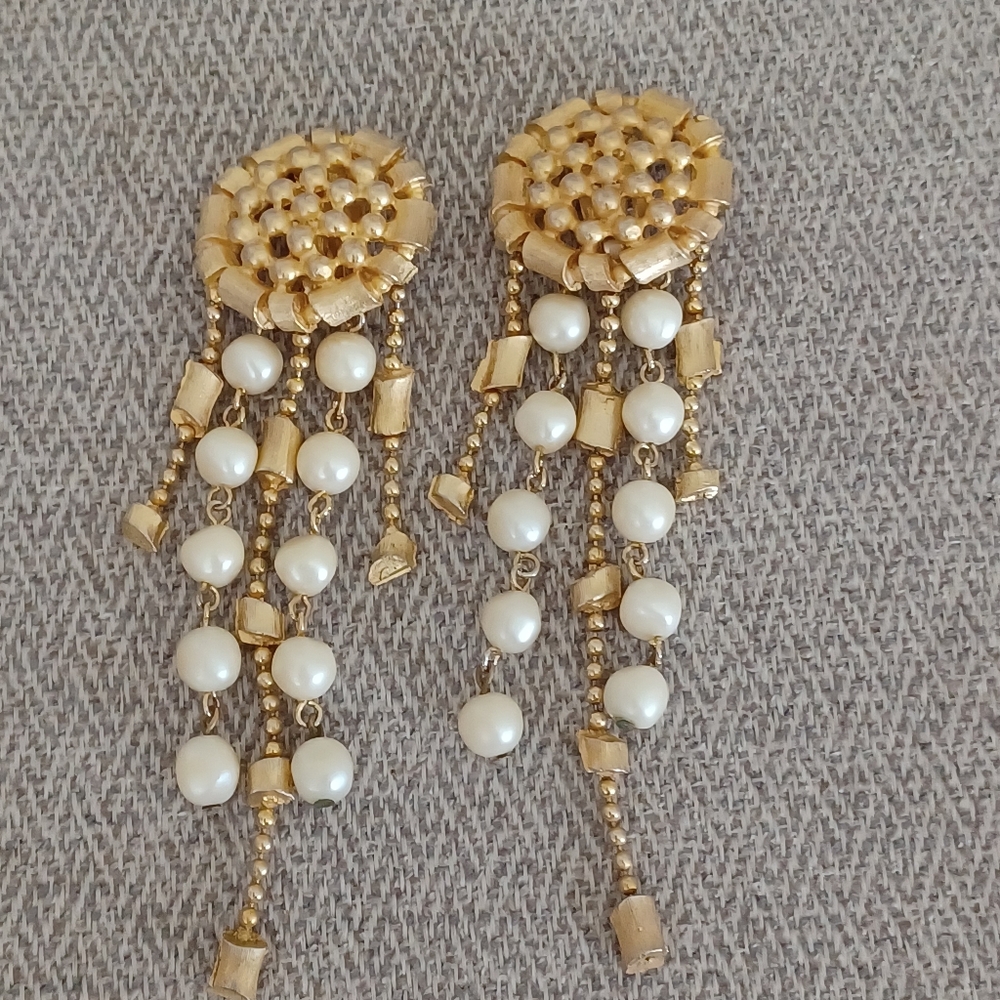 Vintage Statement, Goldtonr, Faux Pearl, Clip-on Earrings